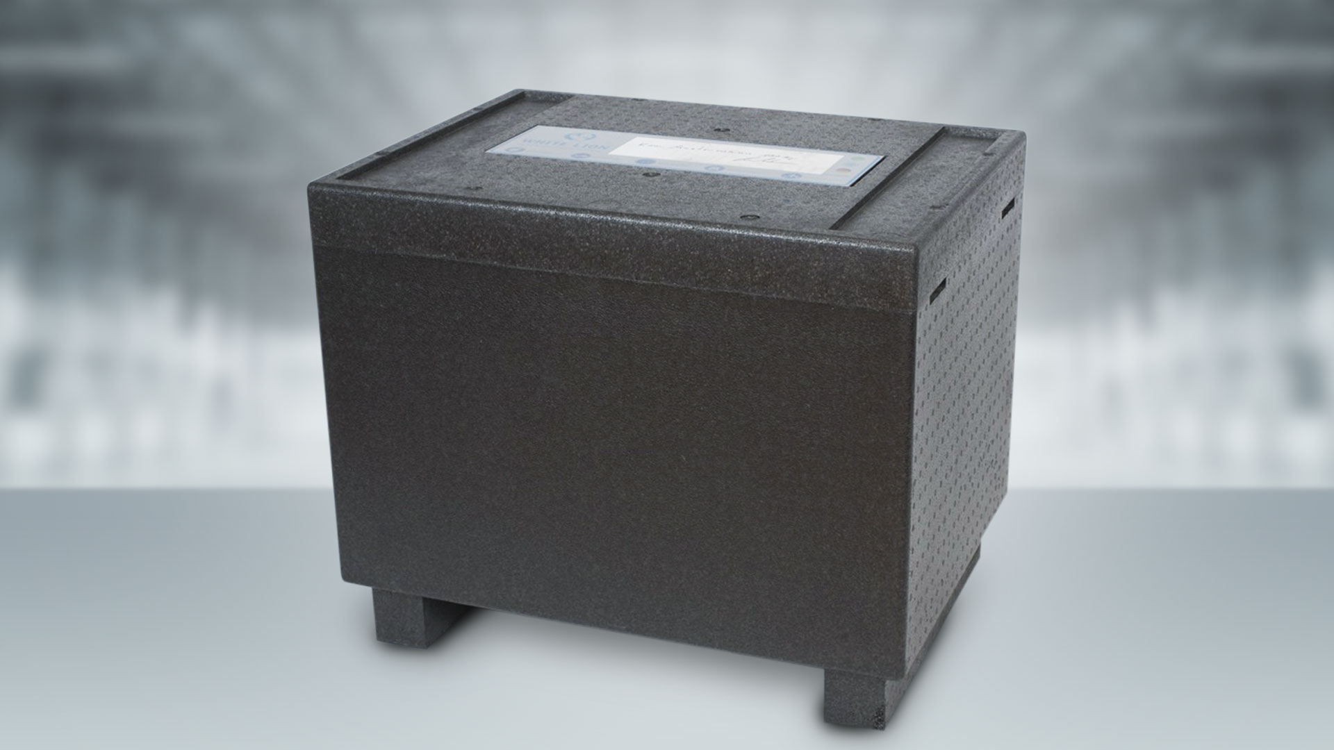 The dry ice container Black Box 100 is the lightest storage box in our assortment.