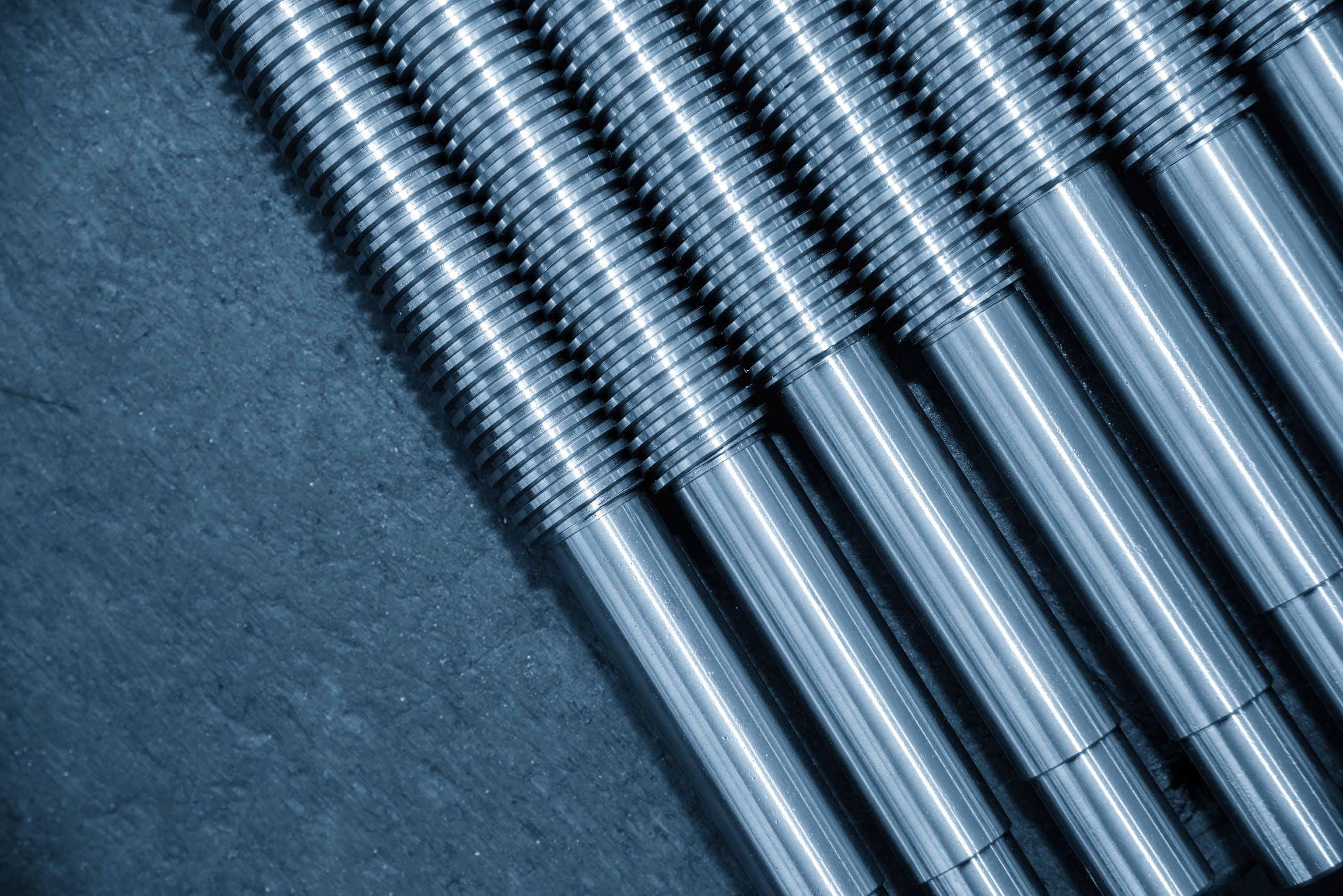 Deburring threads with dry ice blasting
