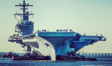 Dry ice cleaning in the defense industry