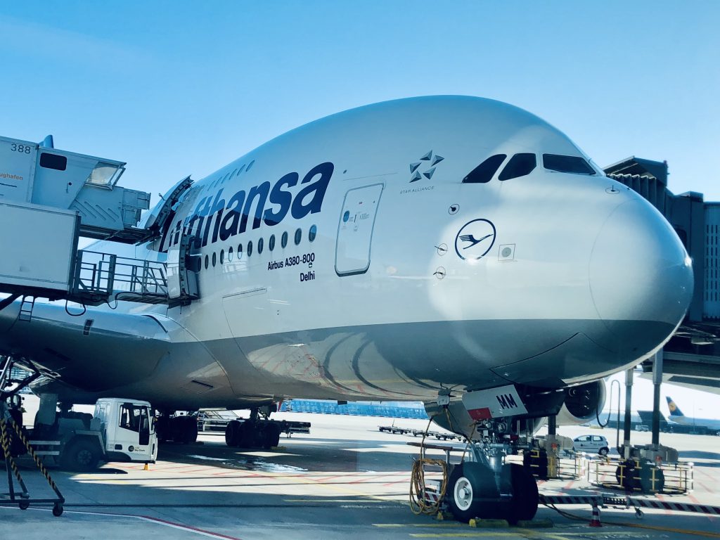 Sauberes Flugzeug dank Trockeneisstrahlen