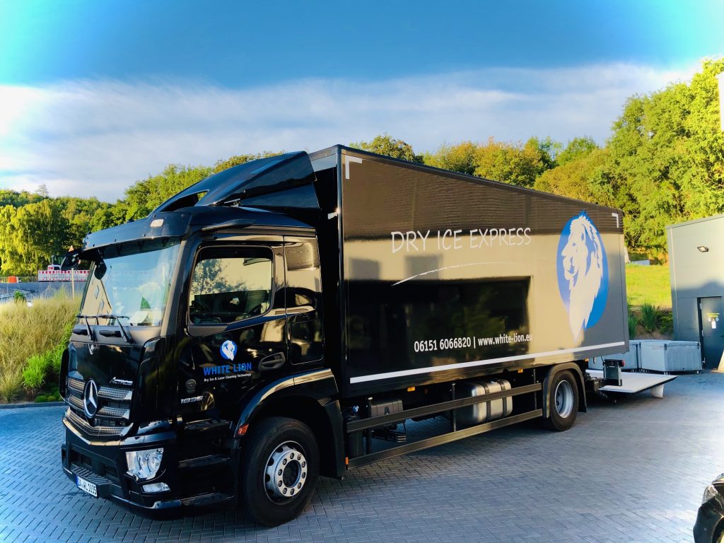 Lkw mit Trockeneisstrahlen reinigen