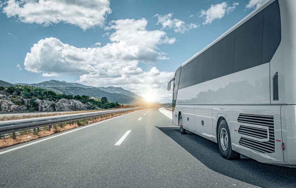 Bus mit Trockeneisstrahlen reinigen