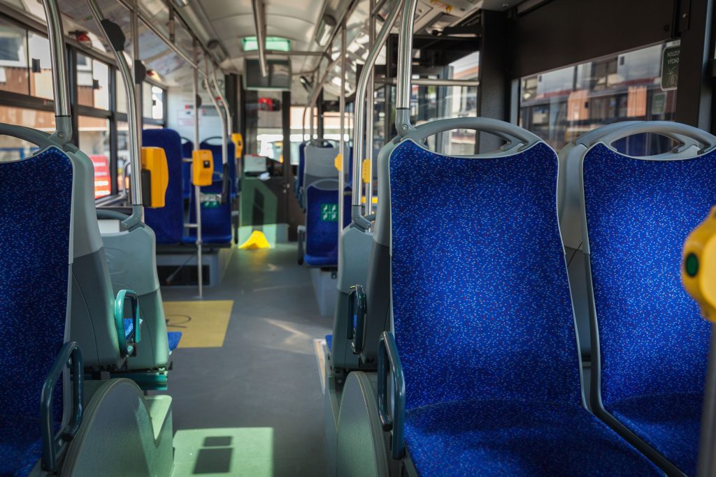 Professionelle Trockeneisreinigung für Busse