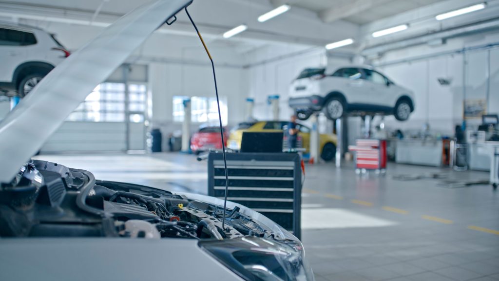 Werkstatt mit Trockeneisstrahlen reinigen